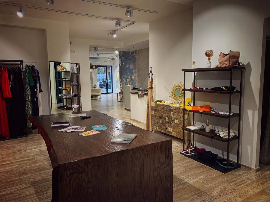 enigma showroom immagine