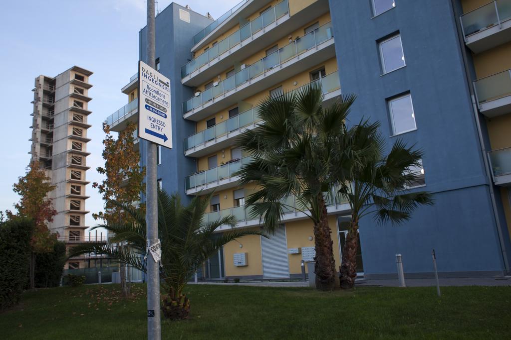 LA TORRE DI PISA IN INVERNO E PRIMAVERA