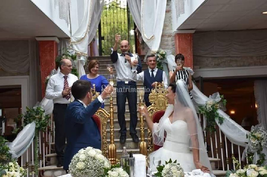 Foto IL TUO BANCHETTO DI NOZZE DALL' ALTO
